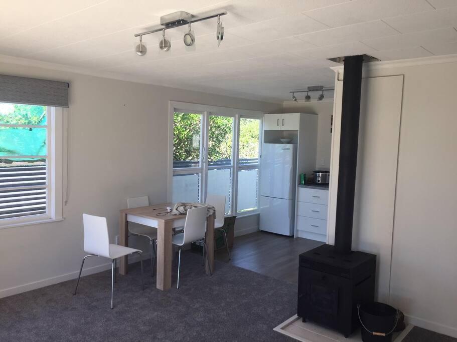 Relaxed Beach Retreat, Mod Family Friendly Bach Foxton Beach Exterior foto
